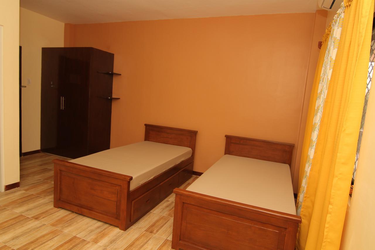 Charos Dormitel Hotel Dumaguete City Luaran gambar