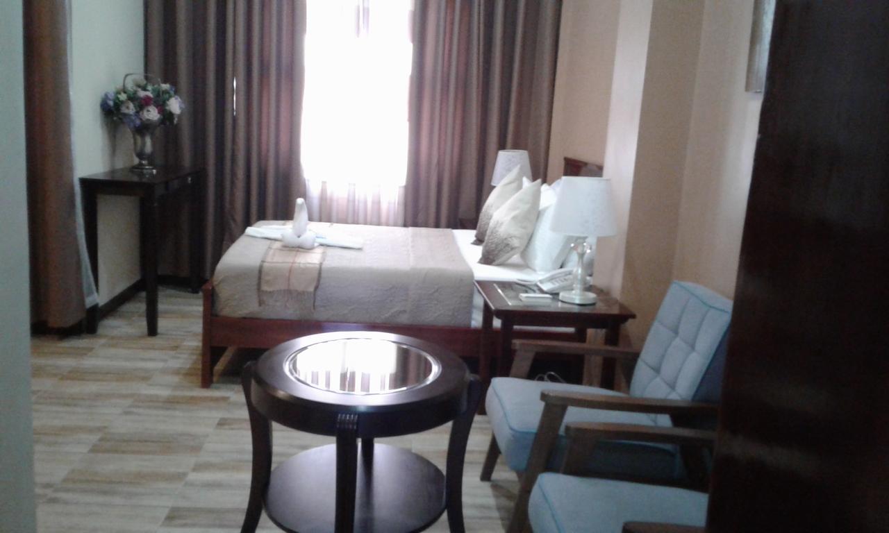 Charos Dormitel Hotel Dumaguete City Luaran gambar