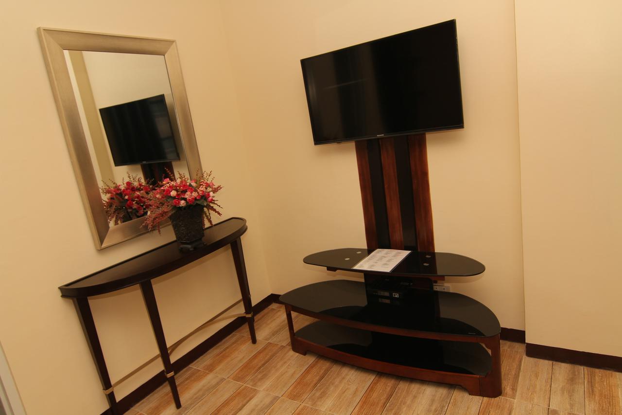 Charos Dormitel Hotel Dumaguete City Luaran gambar
